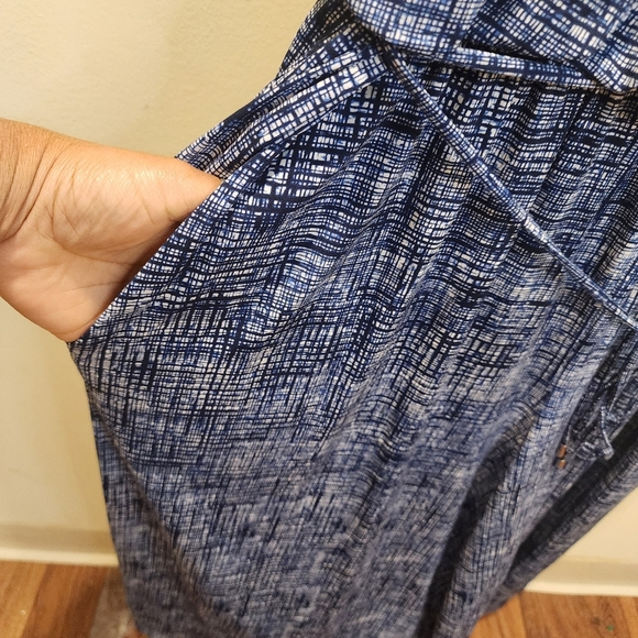 Roz & Ali Chic Blue Patterned Plus Size  Sleeveless Jumpsuit Size 3x - Picture 5 of 13